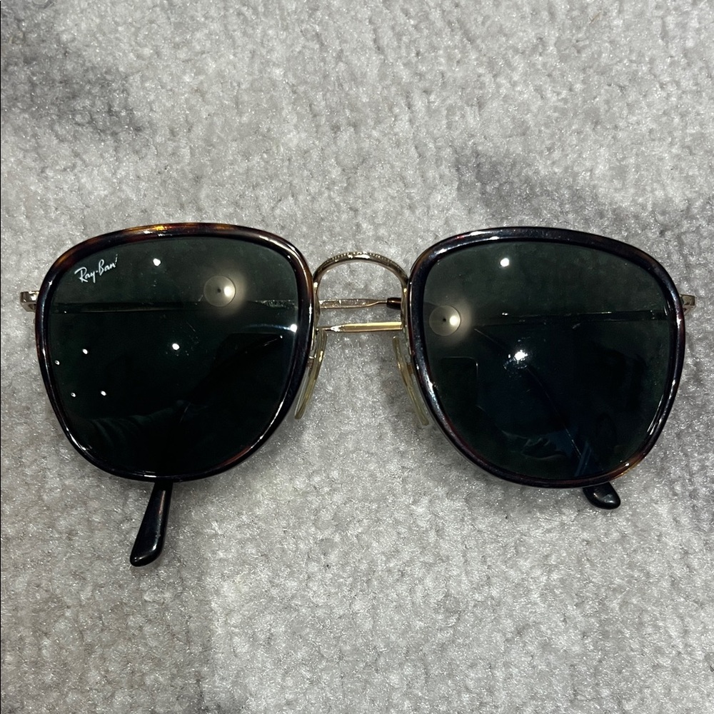 Ray-Ban Tortoiseshell Frame with Dark Green Lenses Sunglasses